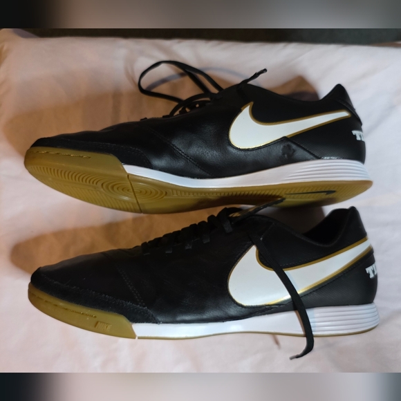 Nike TiempoX Black Indoor Soccer Shoes Size 13 - Picture 5 of 5